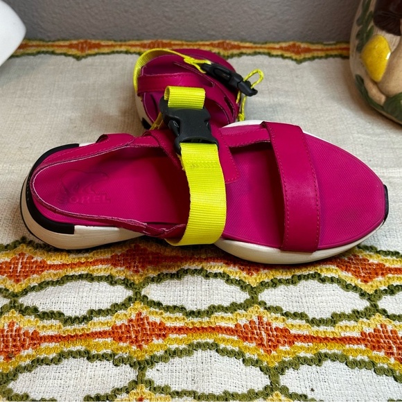 Sorel Kinetic Impact Pink & Neon Yellow Outdoor Performance Sling Sandals sz 6 - Picture 9 of 9